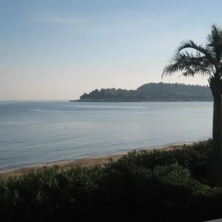Villa De 250 M², Climatisee, Sur 2 Niveaux Au Bord De L'Eau - Fr-1-100-243 Willa