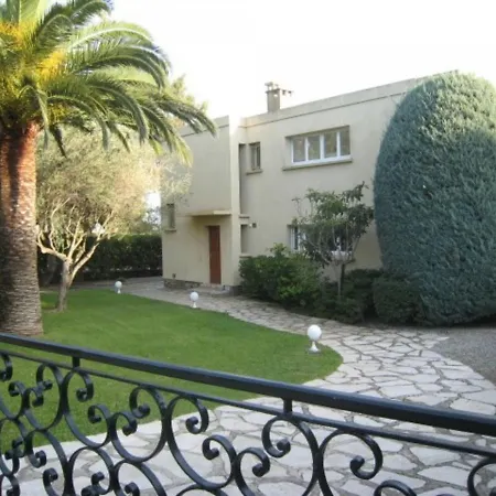 Villa De 250 M², Climatisee, Sur 2 Niveaux Au Bord De L'Eau - Fr-1-100-243 Willa