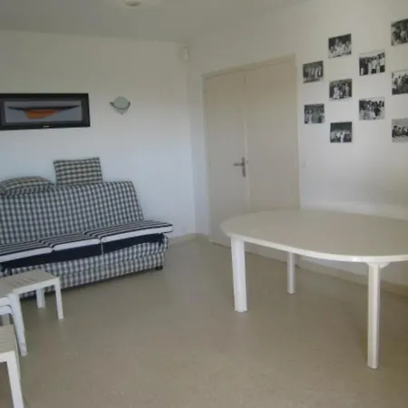 Villa De 250 M², Climatisee, Sur 2 Niveaux Au Bord De L'Eau - Fr-1-100-243