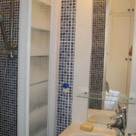 Villa De 250 M², Climatisee, Sur 2 Niveaux Au Bord De L'Eau - Fr-1-100-243 Cavalaire-sur-Mer